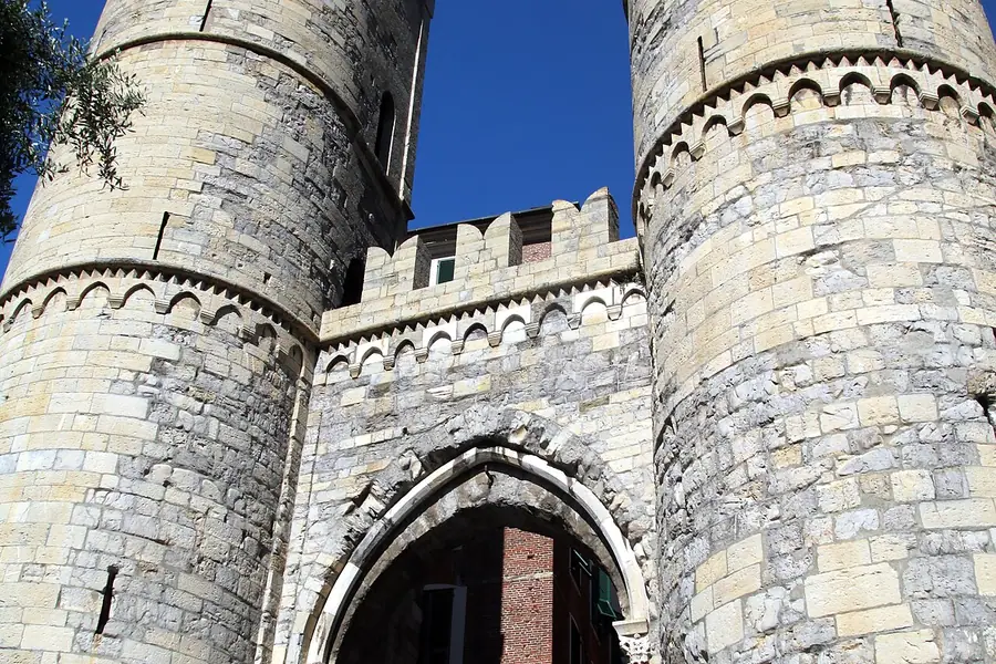 Porta Soprana i Dom Kolumba